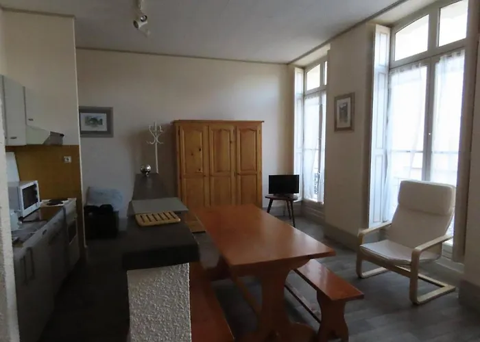 Appartamento 4 Personnes En Centre-ville Proche Des Thermes - Fr-1-234-287