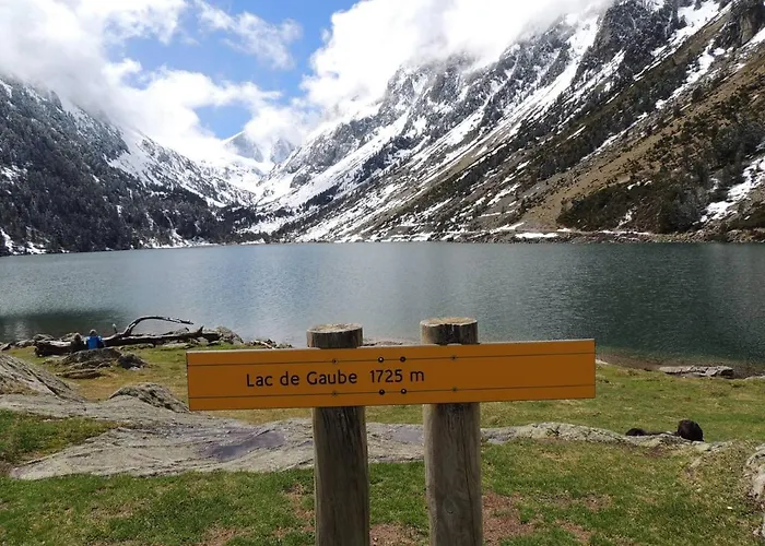 4 Personnes En Centre-ville Proche Des Thermes - Fr-1-234-287 *