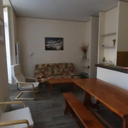 4 Personnes En Centre-ville Proche Des Thermes - Fr-1-234-287 קאוטרט