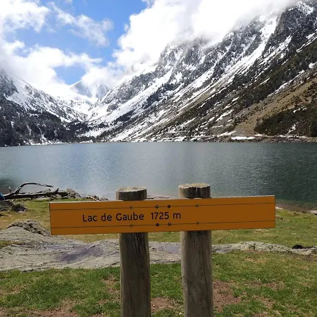 4 Personnes En Centre-ville Proche Des Thermes - Fr-1-234-287 *